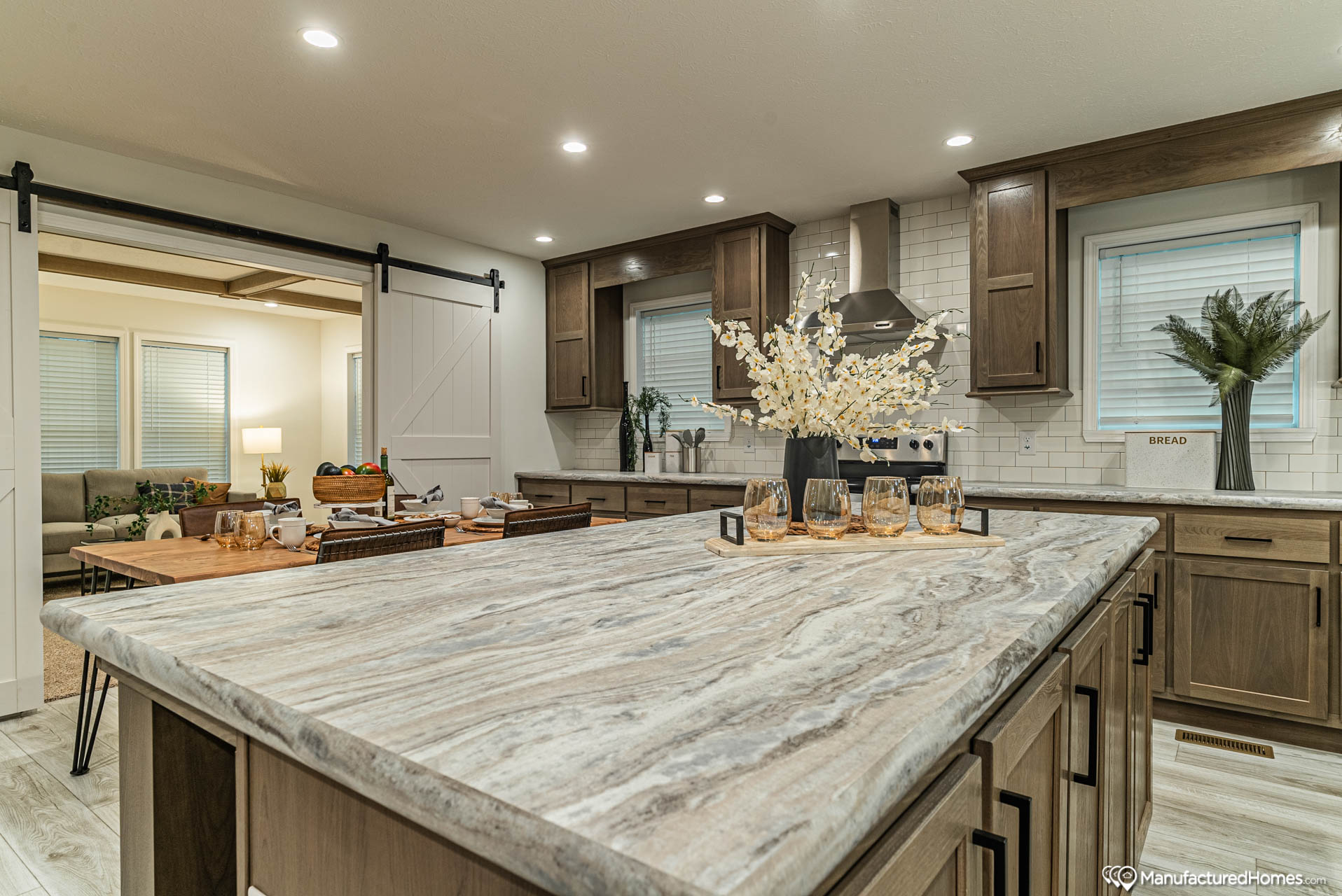 Advantage Sectional / The Winston 3276211 by Clayton Homes of Walton